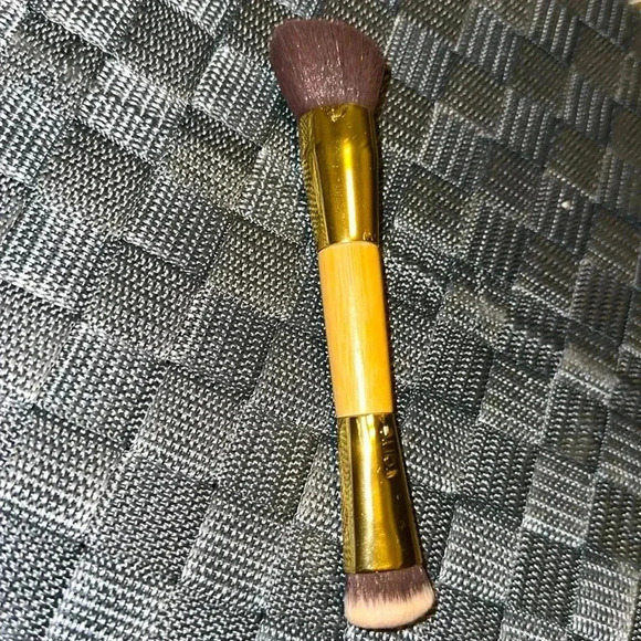 TARTE Slenderizer Bamboo double ended contour brush - Picture 2 of 5